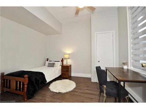 48 Beverly Street, Cambridge, ON - Indoor Photo Showing Bedroom