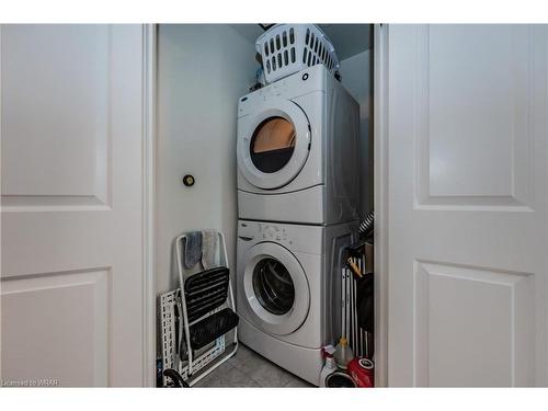 605-144 Park Street, Waterloo, ON - Indoor Photo Showing Laundry Room