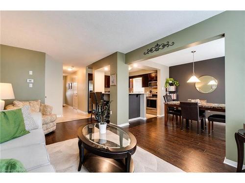 398 Sienna Crescent, Kitchener, ON - Indoor Photo Showing Living Room