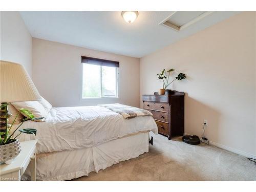 398 Sienna Crescent, Kitchener, ON - Indoor Photo Showing Bedroom