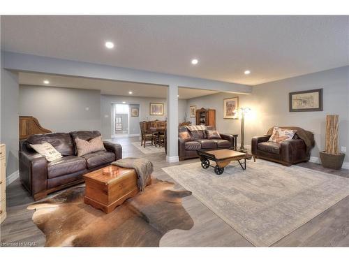 620 Conners Drive, Listowel, ON - Indoor Photo Showing Living Room