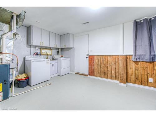 130 Hillmer Road, Cambridge, ON - Indoor Photo Showing Laundry Room