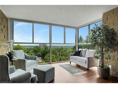 503-20 Berkley Road, Cambridge, ON - Indoor Photo Showing Living Room