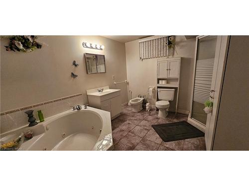 8 Hahn Valley Place, Cambridge, ON - Indoor Photo Showing Bathroom