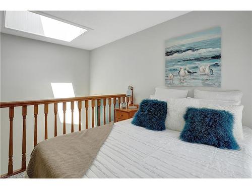 2 Pioneer Grove Road, Puslinch, ON - Indoor Photo Showing Bedroom
