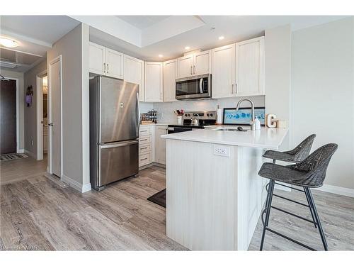 1104-108 Garment Street, Kitchener, ON - Indoor Photo Showing Kitchen