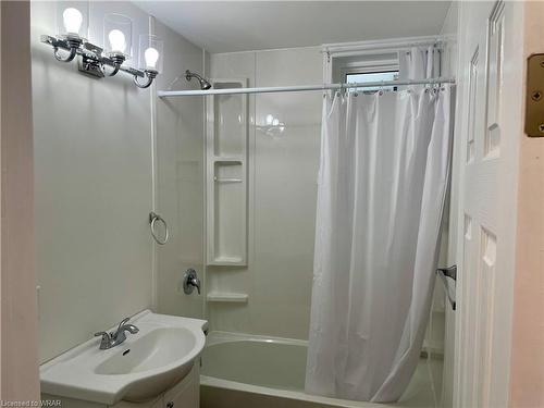 1-55 Meinzinger Avenue, Kitchener, ON - Indoor Photo Showing Bathroom