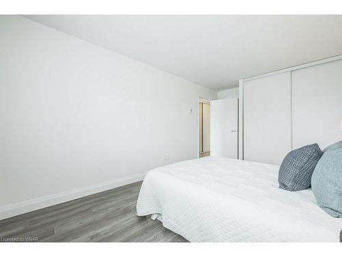 308-275 Eiwo Court, Waterloo, ON - Indoor Photo Showing Bedroom