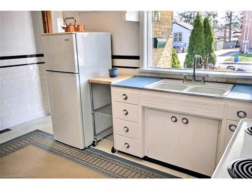 6 Barrett Avenue, Cambridge, ON - Indoor Photo Showing Kitchen With Double Sink
