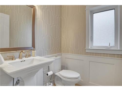 59 Freure Drive, Cambridge, ON - Indoor Photo Showing Bathroom