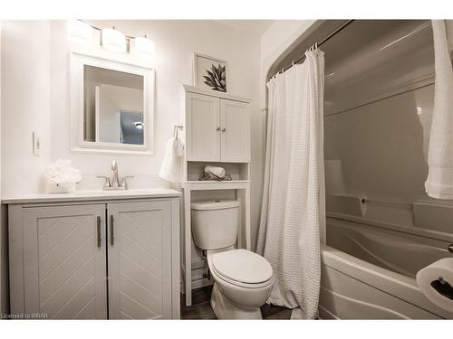 716-200 Jamieson Parkway, Cambridge, ON - Indoor Photo Showing Bathroom