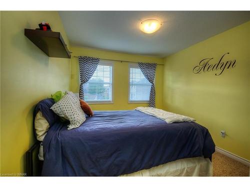 1-550 Altheim Crescent, Waterloo, ON - Indoor Photo Showing Bedroom