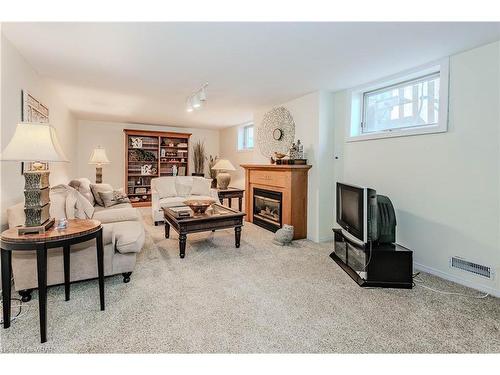 45 Sandpiper Drive, Guelph, ON - Indoor Photo Showing Living Room