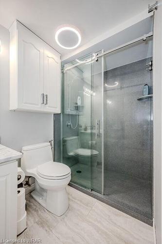 207-405 Erb Street W, Waterloo, ON - Indoor Photo Showing Bathroom
