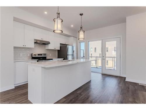 B010-19 Benninger Drive, Kitchener, ON - Indoor Photo Showing Kitchen With Upgraded Kitchen