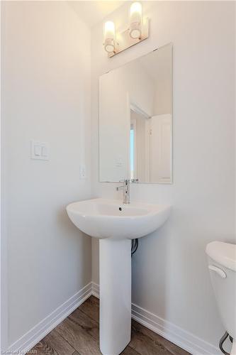 B010-19 Benninger Drive, Kitchener, ON - Indoor Photo Showing Bathroom