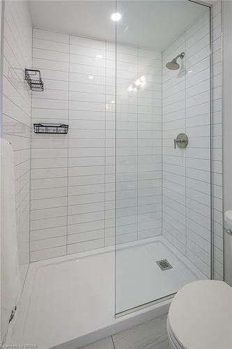 1403-5 Wellington Street S, Kitchener, ON - Indoor Photo Showing Bathroom