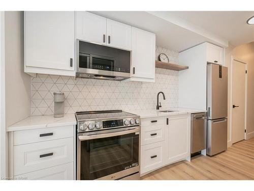 1403-5 Wellington Street S, Kitchener, ON - Indoor Photo Showing Kitchen With Upgraded Kitchen