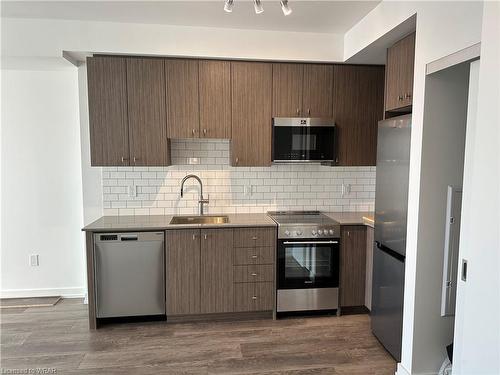 507-15 Wellington Street, Kitchener, ON - Indoor Photo Showing Kitchen With Stainless Steel Kitchen With Upgraded Kitchen