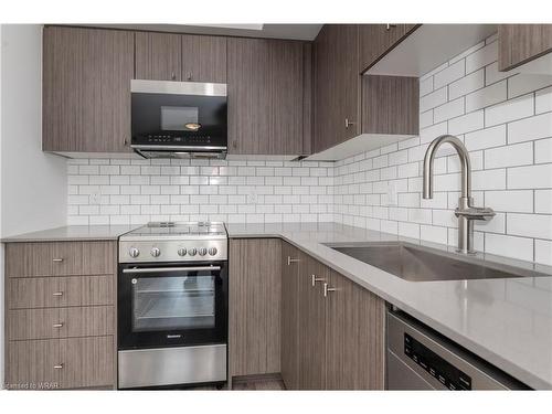 610-15 Wellington Street S, Kitchener, ON - Indoor Photo Showing Kitchen With Upgraded Kitchen