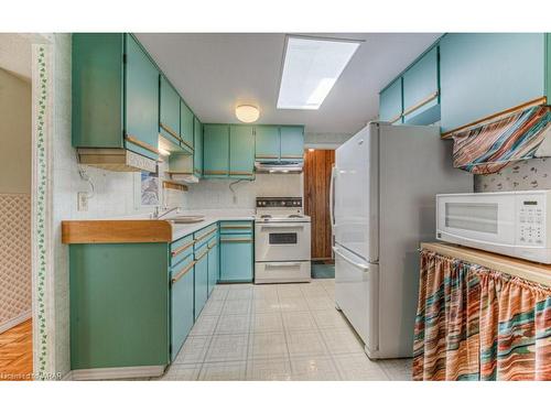 34 Belwood Crescent, Kitchener, ON - Indoor Photo Showing Kitchen