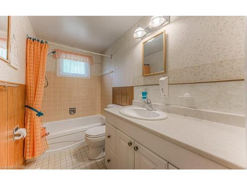 34 Belwood Crescent, Kitchener, ON - Indoor Photo Showing Bathroom