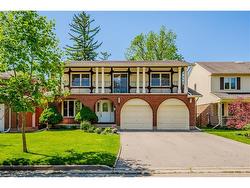 77 Woodview Crescent  Kitchener, ON N2A 3E5
