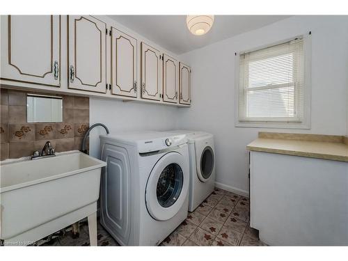 77 Woodview Crescent, Kitchener, ON - Indoor Photo Showing Laundry Room