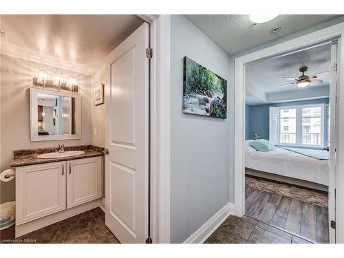405-776 Laurelwood Drive, Waterloo, ON - Indoor Photo Showing Bathroom