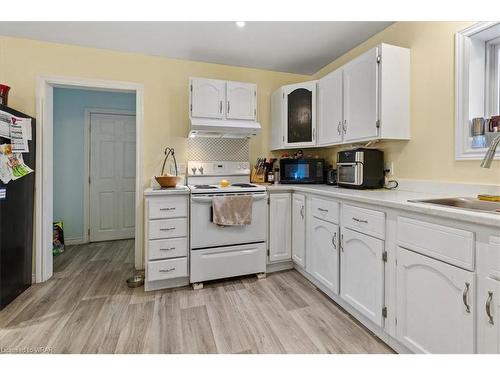 502 9Th Street W, Owen Sound, ON - Indoor Photo Showing Kitchen