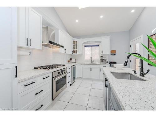 208 Paige Place, Kitchener, ON - Indoor Photo Showing Kitchen With Upgraded Kitchen