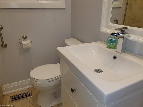 1338 De Quincy Crescent, Burlington, ON - Indoor Photo Showing Bathroom