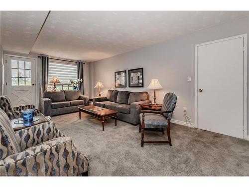 403-58 Bridgeport Road, Waterloo, ON - Indoor Photo Showing Living Room