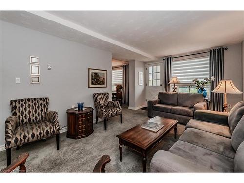 403-58 Bridgeport Road, Waterloo, ON - Indoor Photo Showing Living Room