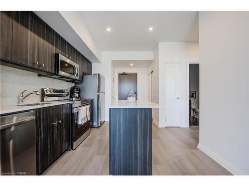 210-101 Golden Eagle Road, Waterloo, ON - Indoor Photo Showing Kitchen