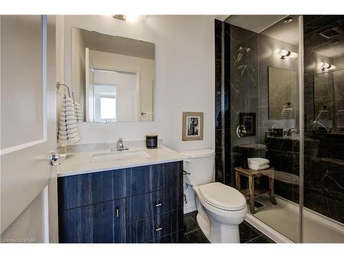 210-101 Golden Eagle Road, Waterloo, ON - Indoor Photo Showing Bathroom