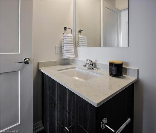 210-101 Golden Eagle Road, Waterloo, ON - Indoor Photo Showing Bathroom