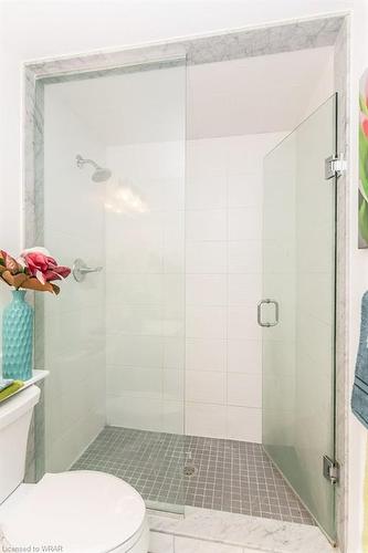909-144 Park Street, Waterloo, ON - Indoor Photo Showing Bathroom