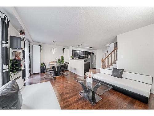 479 Trembling Aspen Avenue, Waterloo, ON - Indoor Photo Showing Living Room