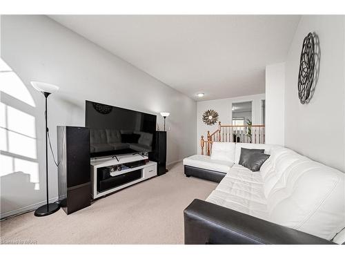 479 Trembling Aspen Avenue, Waterloo, ON - Indoor Photo Showing Living Room