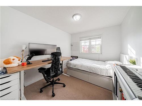 479 Trembling Aspen Avenue, Waterloo, ON - Indoor Photo Showing Bedroom