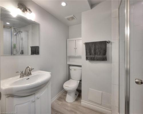 688 Green Meadow Crescent, Mississauga, ON - Indoor Photo Showing Bathroom