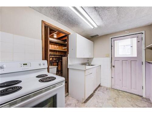 34 Rooshill Avenue, Cambridge, ON - Indoor Photo Showing Kitchen