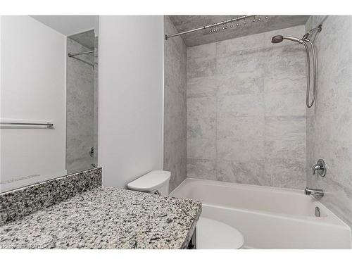6-270 Melvin Avenue, Hamilton, ON - Indoor Photo Showing Bathroom