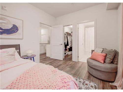 302-251 Northfield Drive E, Waterloo, ON - Indoor Photo Showing Bedroom