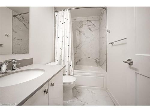 302-251 Northfield Drive E, Waterloo, ON - Indoor Photo Showing Bathroom