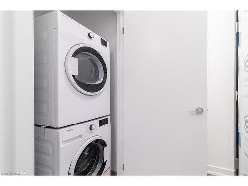 303-5 Wellington Street S, Kitchener, ON - Indoor Photo Showing Laundry Room