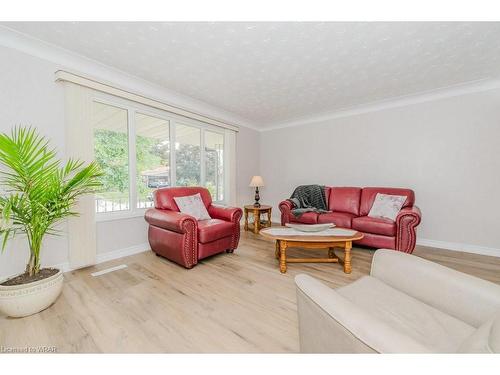 23 Juliana Crescent, Cambridge, ON - Indoor Photo Showing Living Room