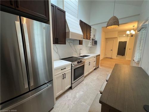 35A Victoria Avenue, Cambridge, ON - Indoor Photo Showing Kitchen With Upgraded Kitchen