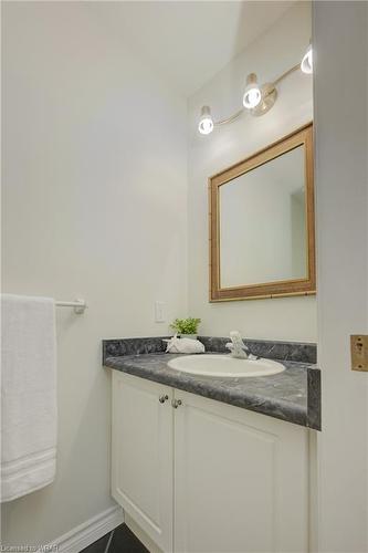 315 Karen Place, Waterloo, ON - Indoor Photo Showing Bathroom